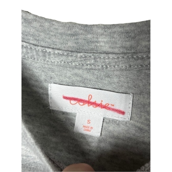 1678. COLSIE SHORT SLEEVE CROPPED TEE WITH STARS PRINT SIZE SMALL GRAY/WHITE - Picture 4 of 7